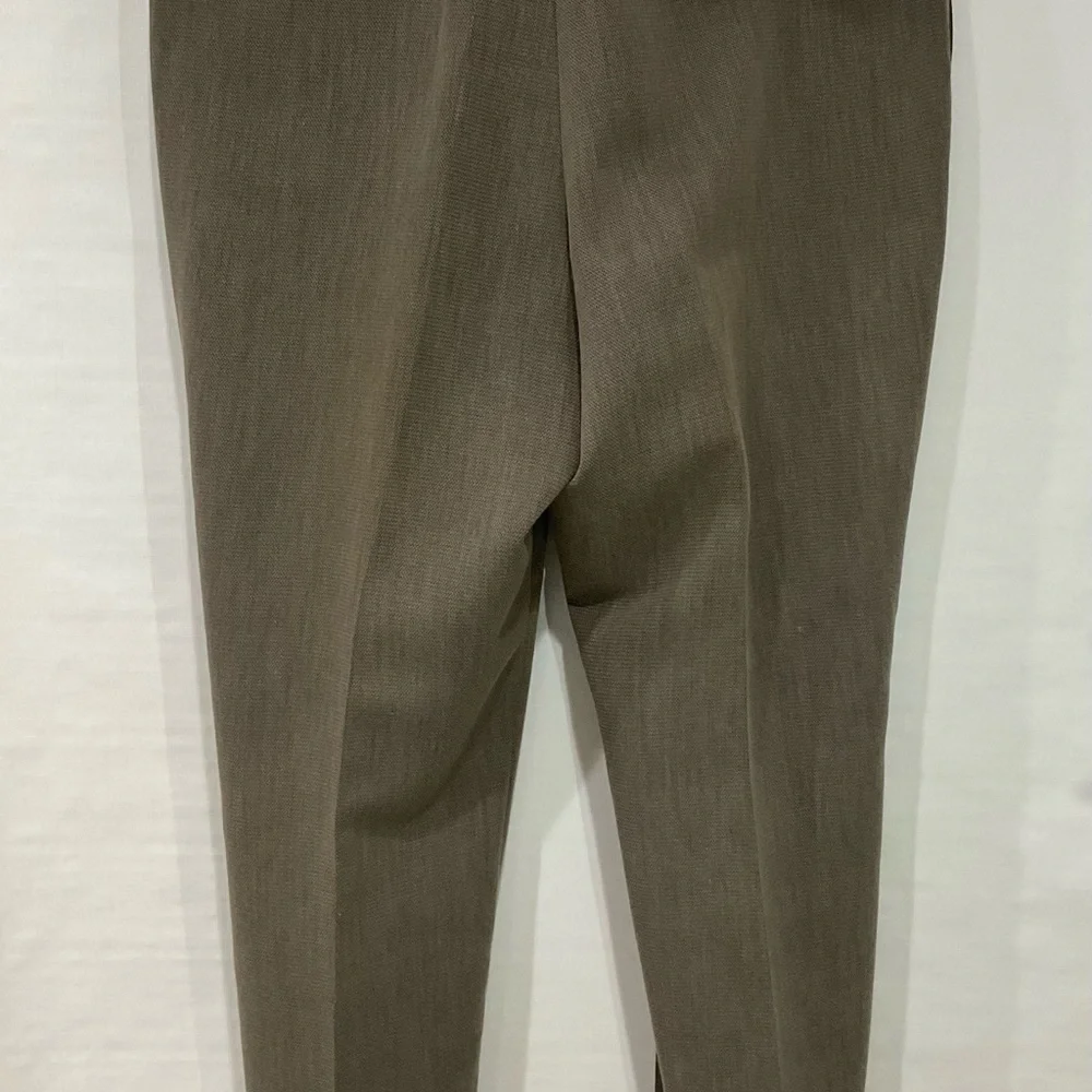 🌼🌼Haggar Men’s Pleated Wrinkles Free Pants, 40x32